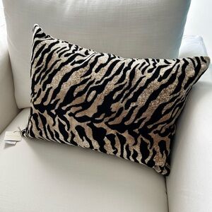 Zebra pillow